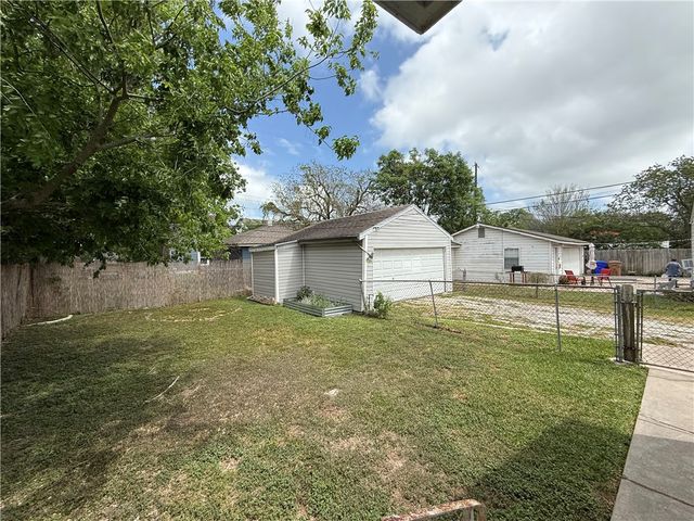 2822 Topeka St, Corpus Christi, TX 78404