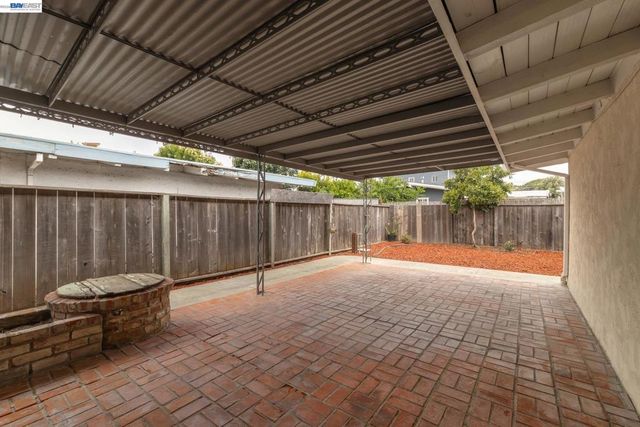 27500 La Porte Ave, Hayward, CA 94545