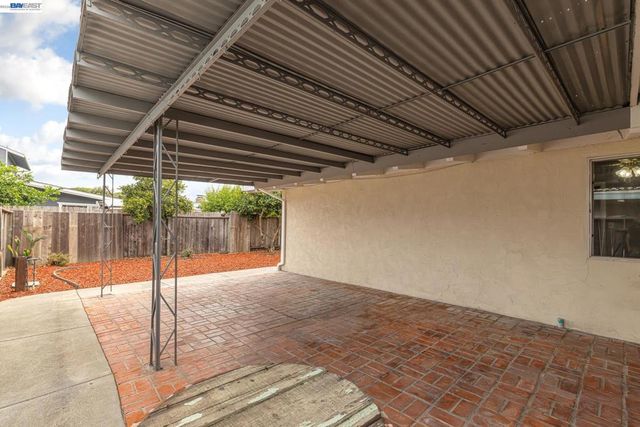 27500 La Porte Ave, Hayward, CA 94545