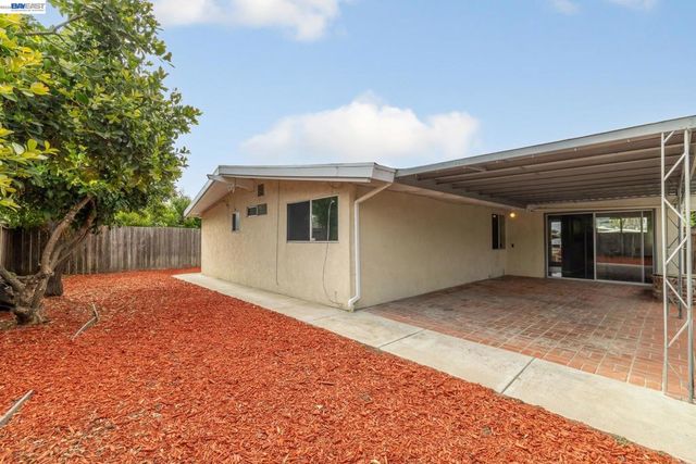 27500 La Porte Ave, Hayward, CA 94545