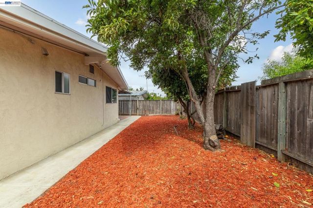 27500 La Porte Ave, Hayward, CA 94545