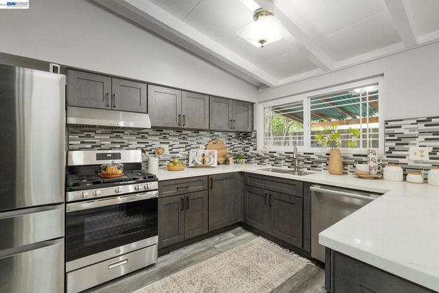 27500 La Porte Ave, Hayward, CA 94545