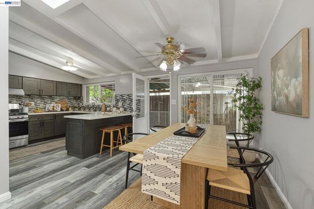 27500 La Porte Ave, Hayward, CA 94545