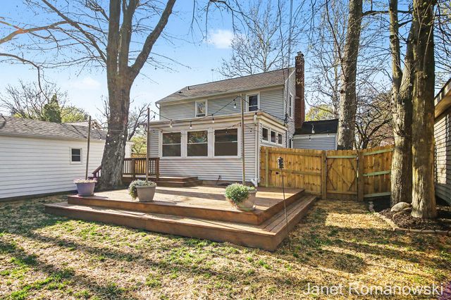 2126 Englewood Drive SE, Grand Rapids, MI 49506