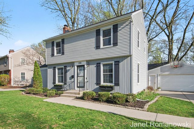 2126 Englewood Drive SE, Grand Rapids, MI 49506