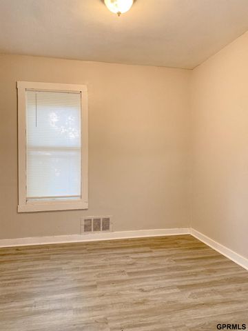 2732 Camden Avenue, Omaha, NE 68111