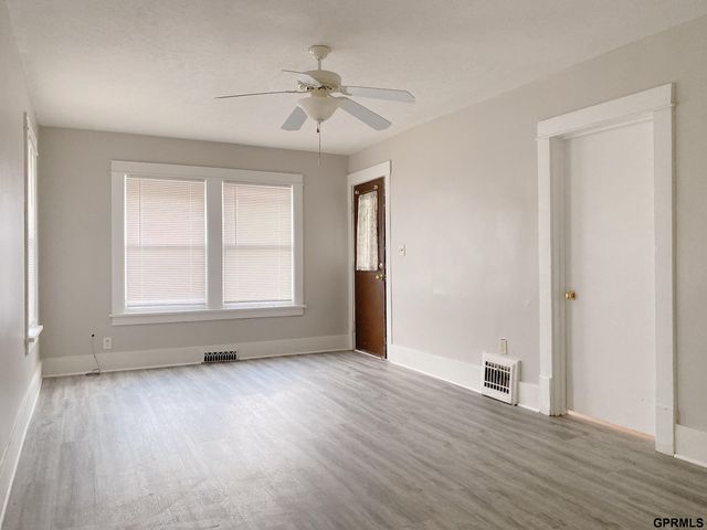 2732 Camden Avenue, Omaha, NE 68111