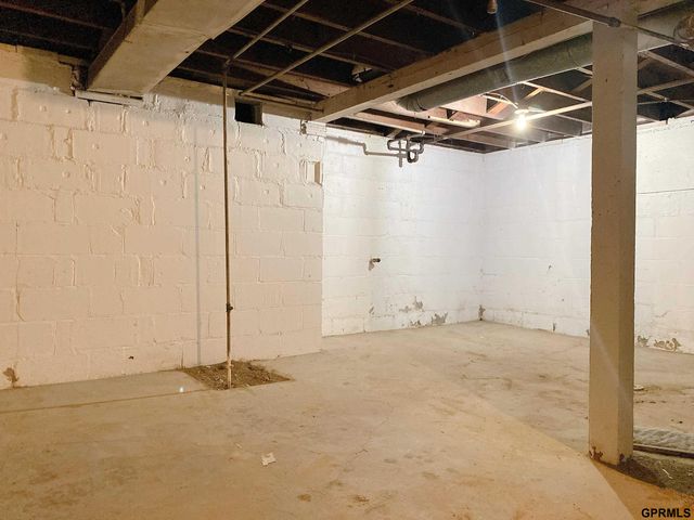 2732 Camden Avenue, Omaha, NE 68111