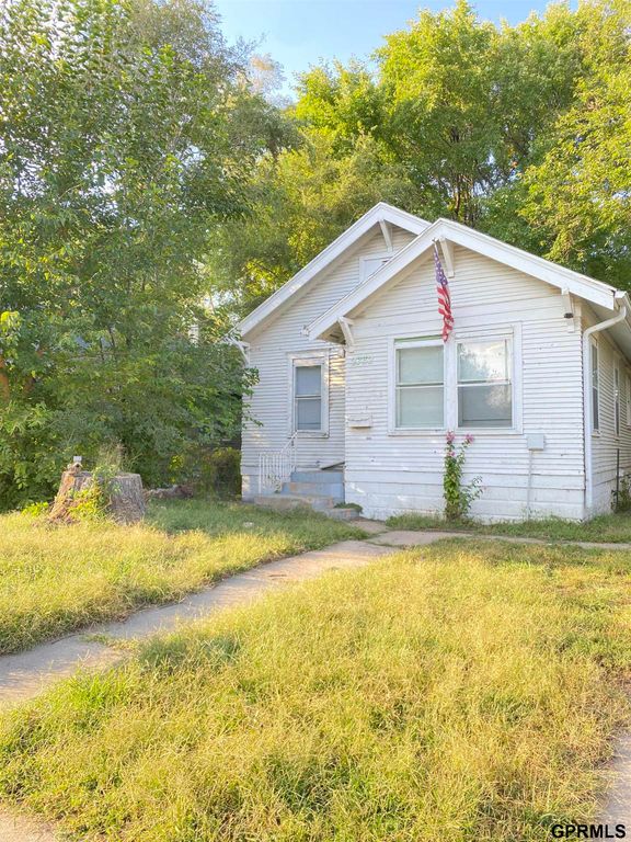 2732 Camden Avenue, Omaha, NE 68111