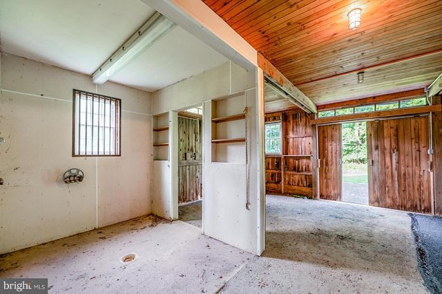 2 STEEPLECHASE LN, Malvern, PA 19355