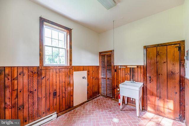 2 STEEPLECHASE LN, Malvern, PA 19355