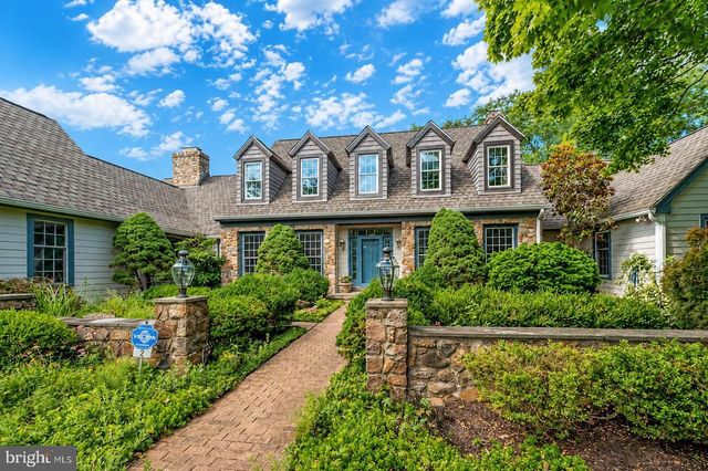 2 STEEPLECHASE LN, Malvern, PA 19355