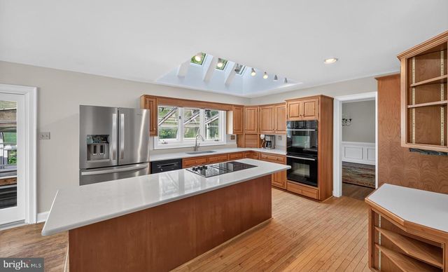2 STEEPLECHASE LN, Malvern, PA 19355