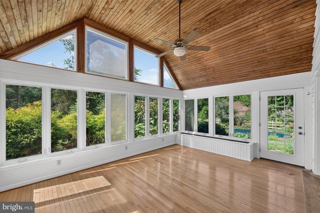 2 STEEPLECHASE LN, Malvern, PA 19355