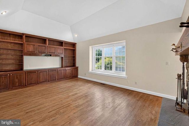 2 STEEPLECHASE LN, Malvern, PA 19355
