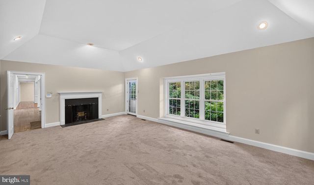 2 STEEPLECHASE LN, Malvern, PA 19355