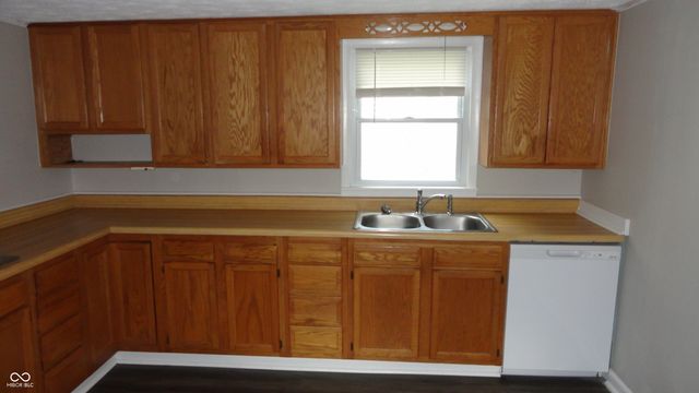 629 N East Street, Greenfield, IN 46140