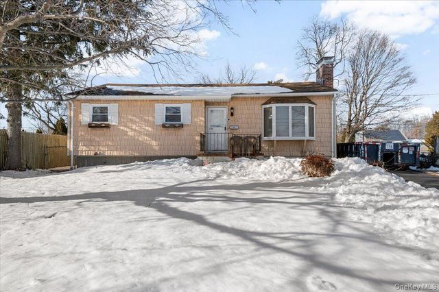 342 9th Street, West Babylon, NY 11704