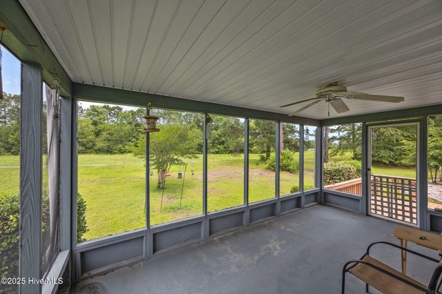619 Outrigger Court, Hampstead, NC 28443