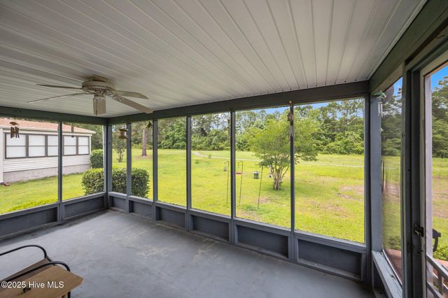 619 Outrigger Court, Hampstead, NC 28443