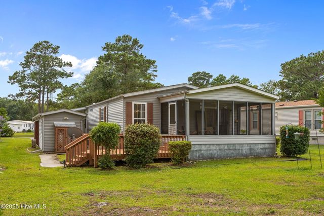 619 Outrigger Court, Hampstead, NC 28443
