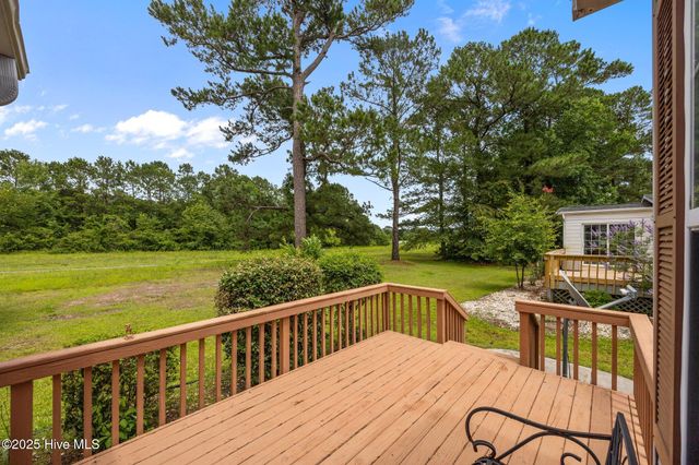 619 Outrigger Court, Hampstead, NC 28443