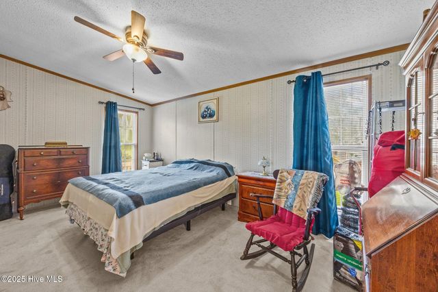 619 Outrigger Court, Hampstead, NC 28443