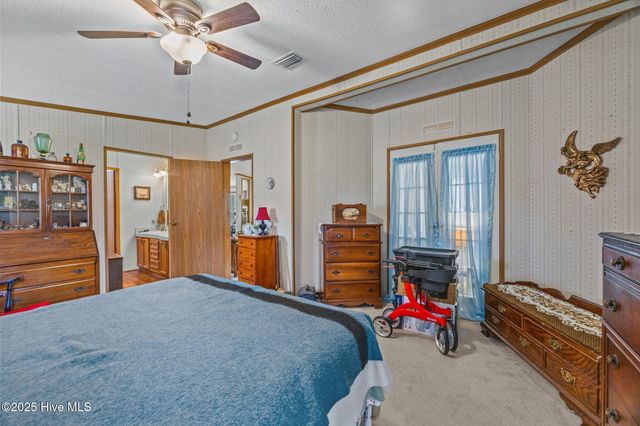 619 Outrigger Court, Hampstead, NC 28443