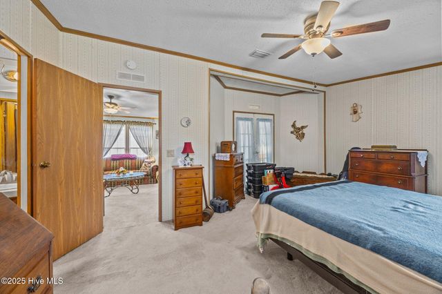 619 Outrigger Court, Hampstead, NC 28443