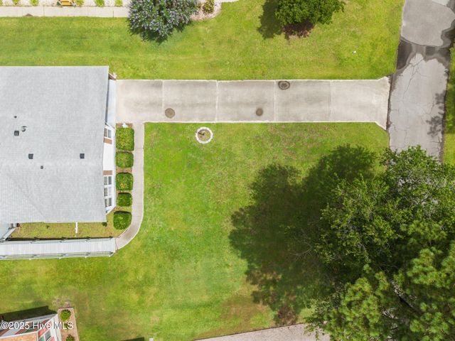 619 Outrigger Court, Hampstead, NC 28443