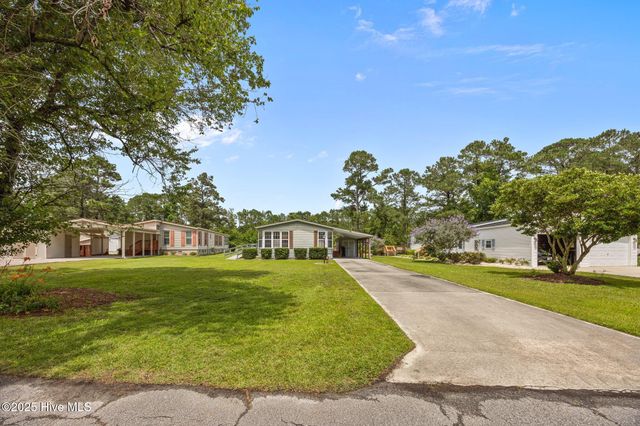 619 Outrigger Court, Hampstead, NC 28443