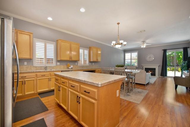348 Bayonne Ct, Roseville, CA 95747
