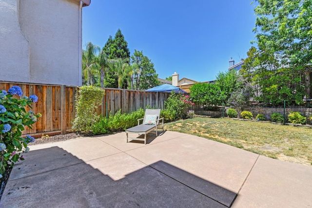 348 Bayonne Ct, Roseville, CA 95747