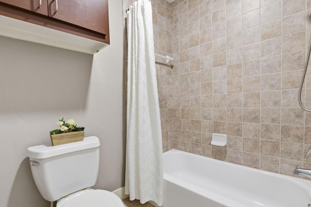 8715 Meadowcroft Drive 502, Houston, TX 77063