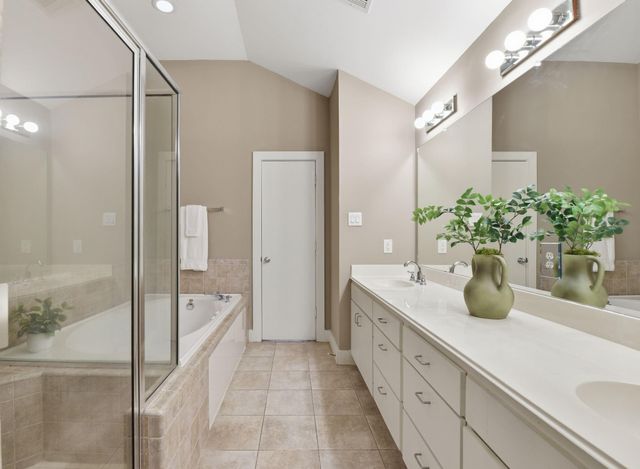 8715 Meadowcroft Drive 502, Houston, TX 77063