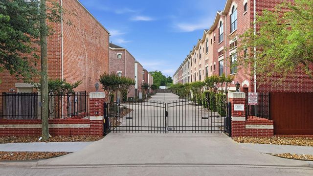 8715 Meadowcroft Drive 502, Houston, TX 77063