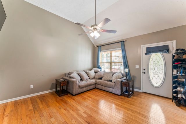 3430 Wellington Pl, Murfreesboro, TN 37128