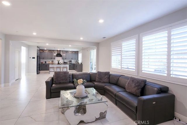 5184 Sammy Hagar, Fontana, CA 92336