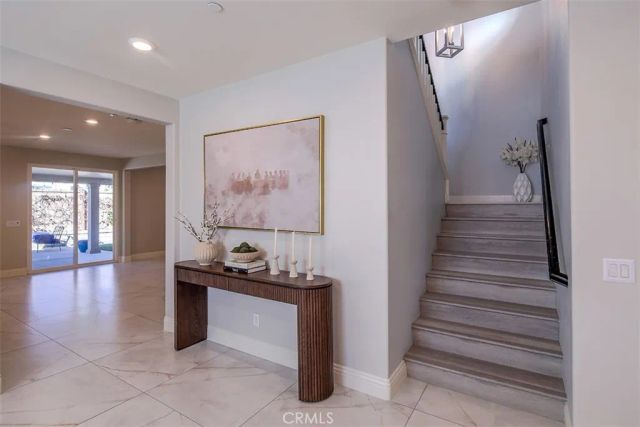 5184 Sammy Hagar, Fontana, CA 92336