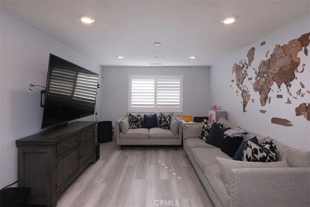 5184 Sammy Hagar, Fontana, CA 92336