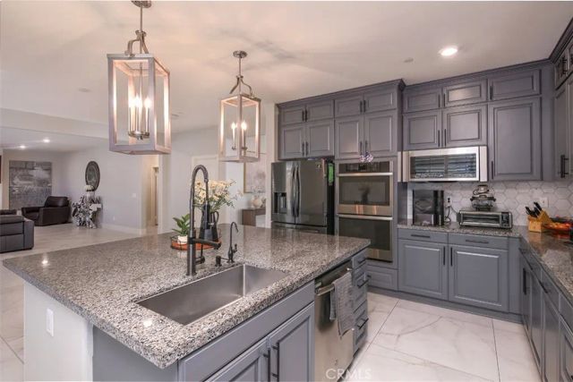 5184 Sammy Hagar, Fontana, CA 92336