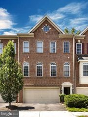 5988 MEADOW BROOK DR, Burke, VA 22015