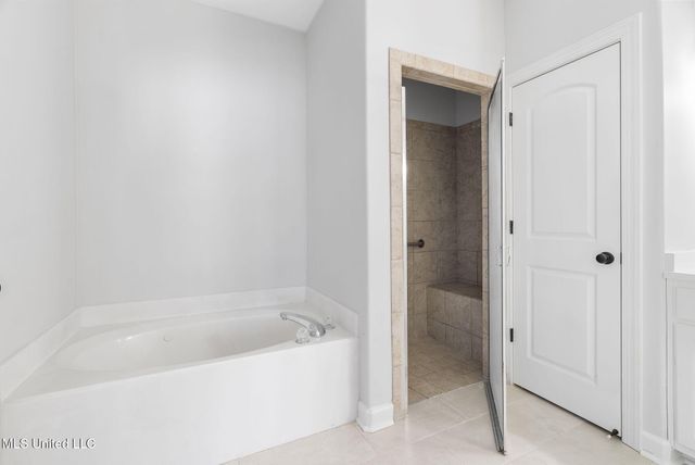 5943 Savannah Crossing, Southaven, MS 38672