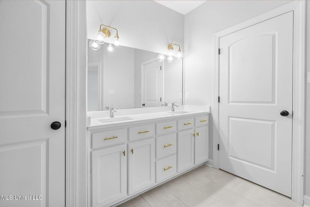 5943 Savannah Crossing, Southaven, MS 38672