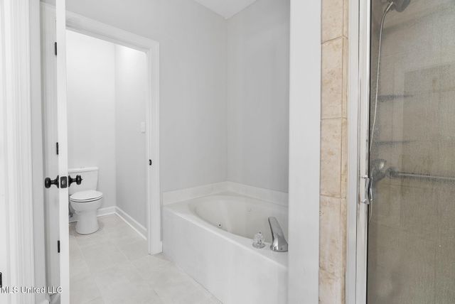 5943 Savannah Crossing, Southaven, MS 38672