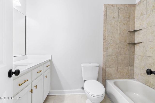 5943 Savannah Crossing, Southaven, MS 38672