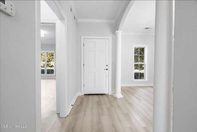 5943 Savannah Crossing, Southaven, MS 38672