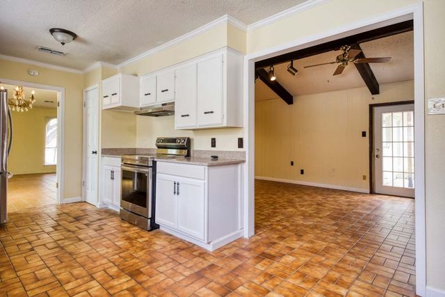 226 Terlingua Dr, Portland, TX 78374