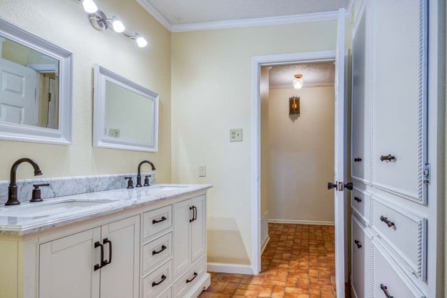 226 Terlingua Dr, Portland, TX 78374