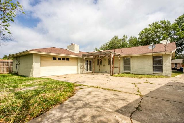226 Terlingua Dr, Portland, TX 78374